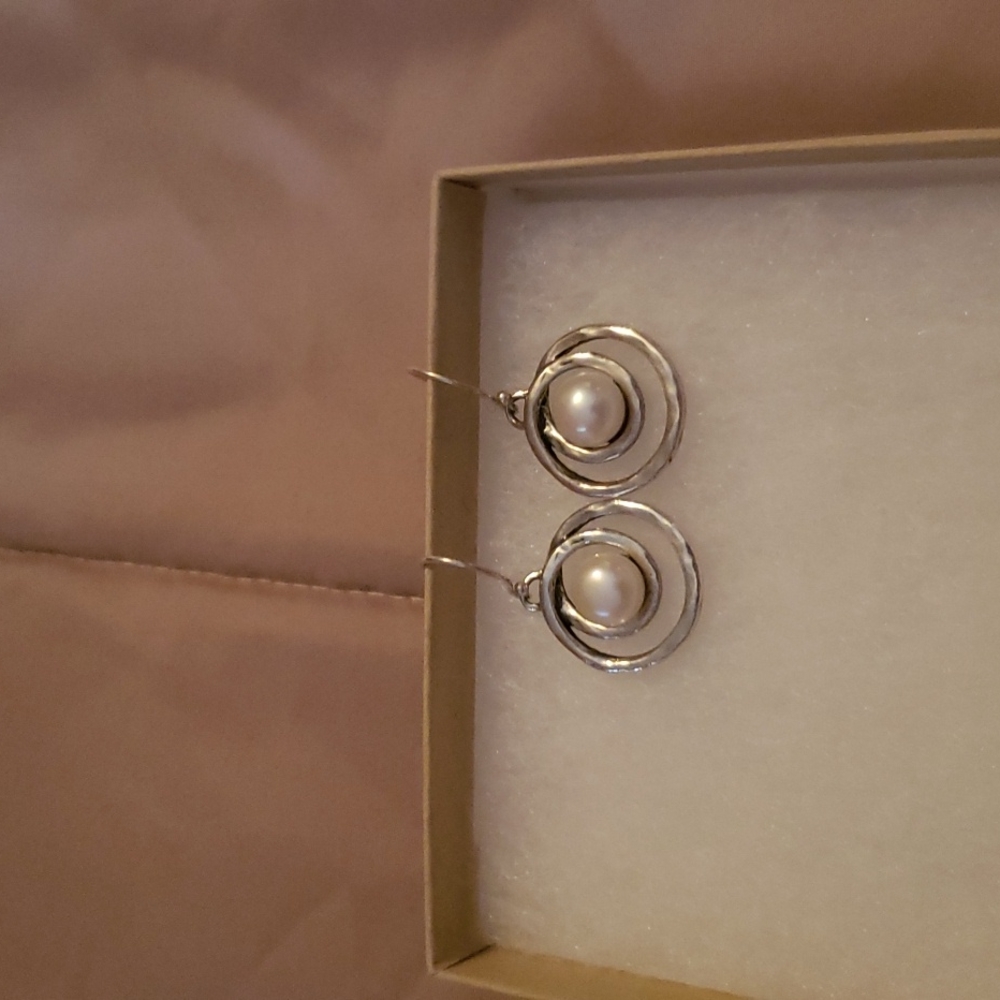 Grace and Heart Pearl Earrings